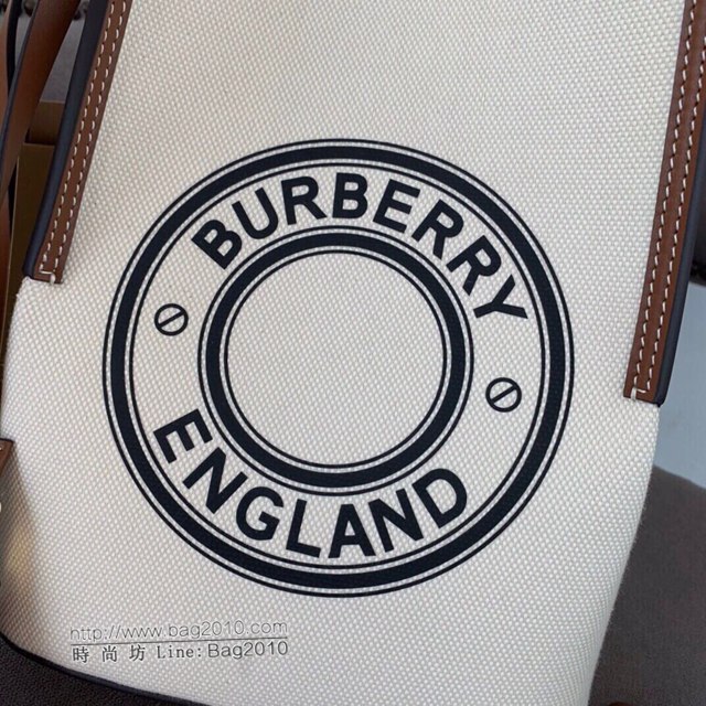 Burberry專櫃新款女包 巴寶莉白色帆布系列水桶包手提肩背女包  db1055